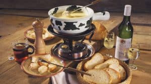 fondue con diseño de vaca