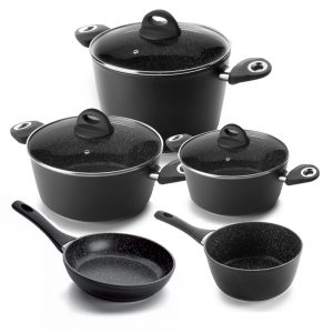 batería de cocina negra