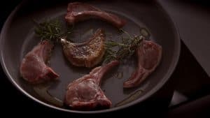 carne en la sartén