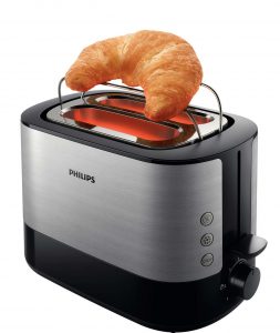 tostadora con un croissant