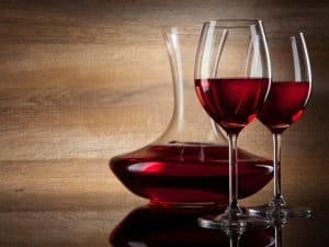 decantador de vino y copas