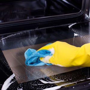 limpiar un mini horno 