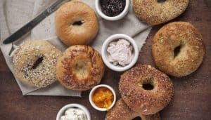 bagels recién hechos