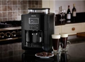 cafetera con molinillo en la cocina