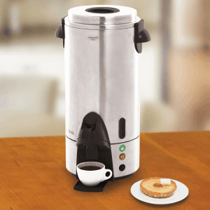 percolador de café en la cocina